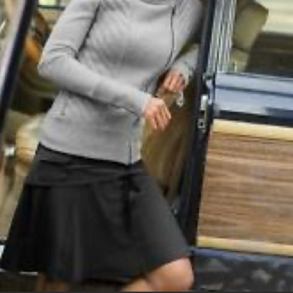 Athleta Khakina Skort Size 2 Black